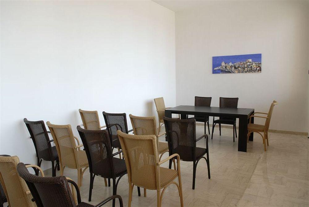 Hotel Villa Sant' Andrea Вальдериче Экстерьер фото