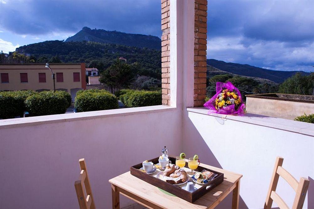 Hotel Villa Sant' Andrea Вальдериче Экстерьер фото